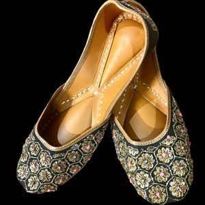 Traditional Handmade  Punjabi Jutti ( US size 7 to 9 available)